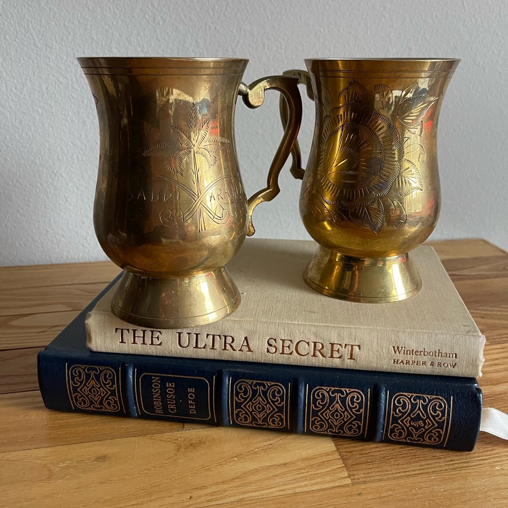 Set of 2 vintage brass mugs - Saudi Arabia